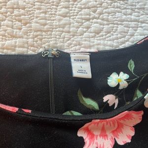 Cute all cotton, more of a fitted floral  dress-1/4 sleeve. Very comfortable.